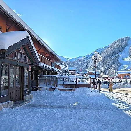 Les Grangettes 2* Meribel